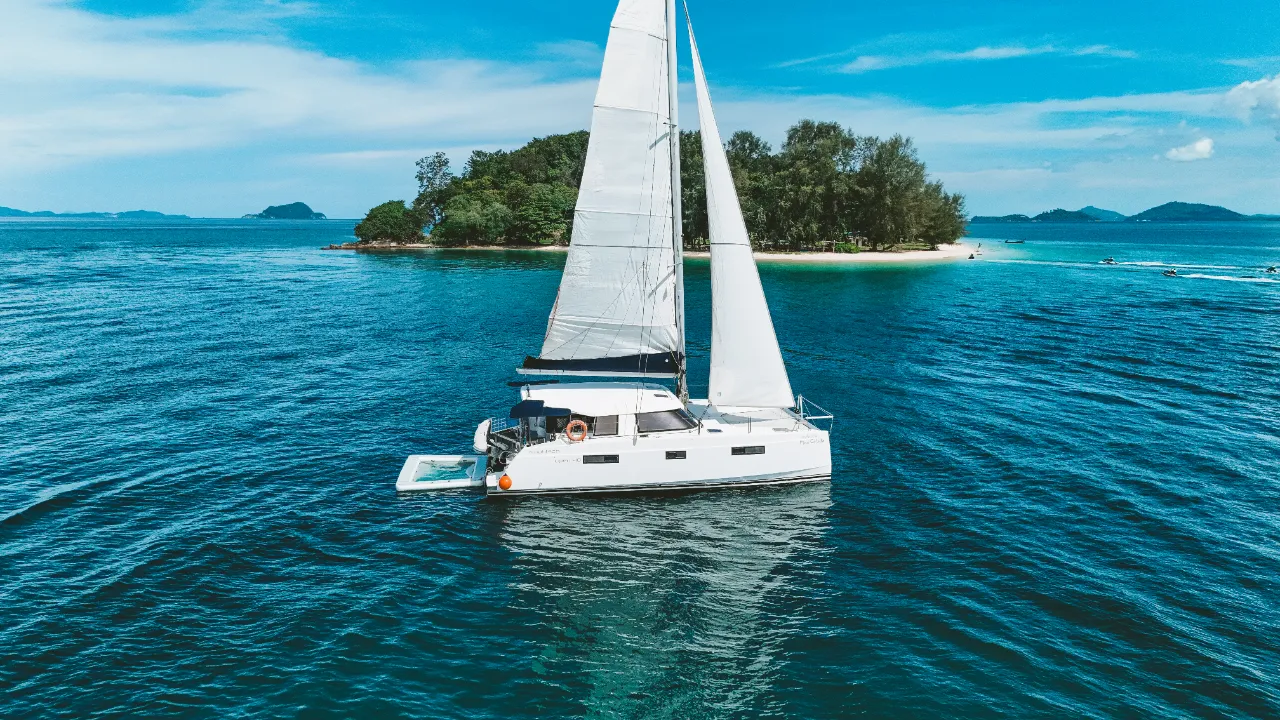 Racha Island + Coral Island by Catamaran ทัวร์ภูเก็ต